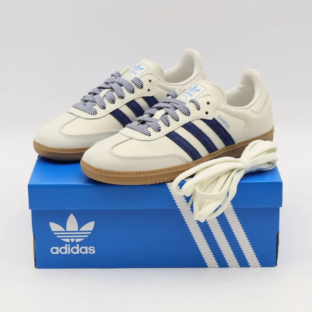 Adi_das. Samba Off White Navy Blue